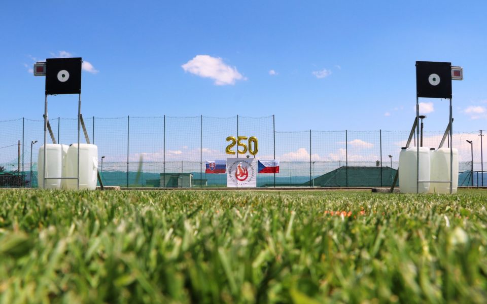 úvodný obrázok: Jubilejné 250. kolo SMHL v Porube sa nieslo v znamení silného vetra a vyšších časov